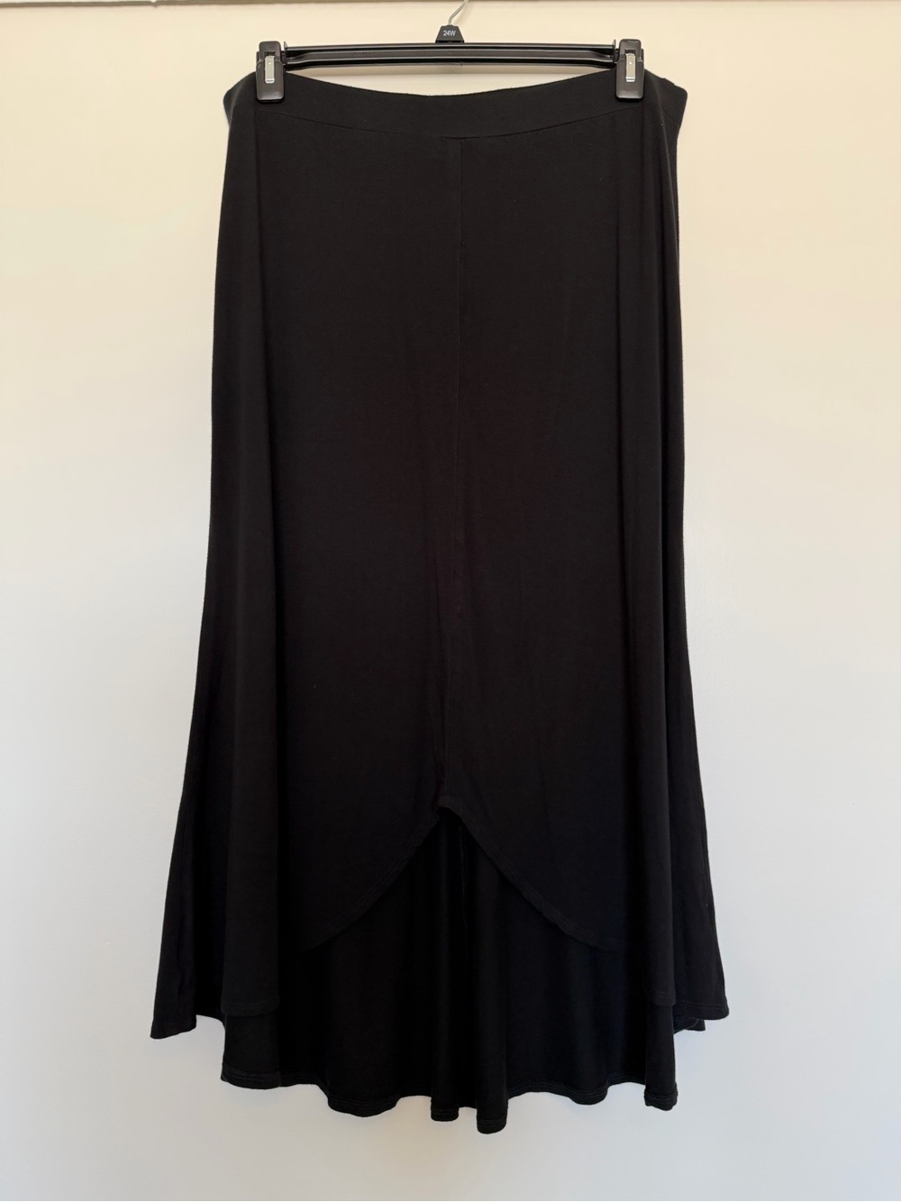 Karen Kane black flowy skirt